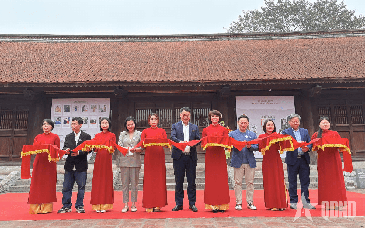 Khai mạc triển lãm “Đa sắc”