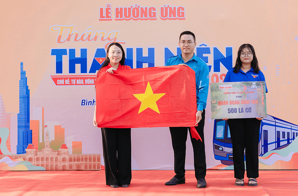 Tuổi trẻ xung kích, cống hiến, hướng về ngày hội lớn
