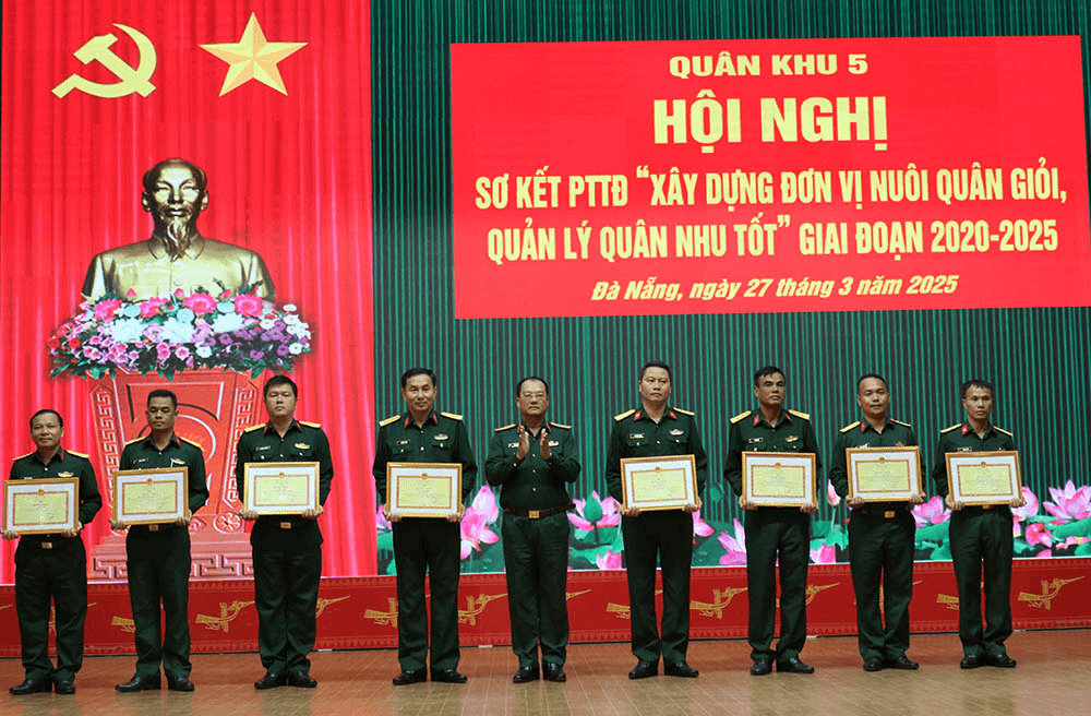 Quân khu 5 sơ kết phong trào thi đua “Xây dựng đơn vị nuôi quân giỏi, quản lý quân nhu tốt”