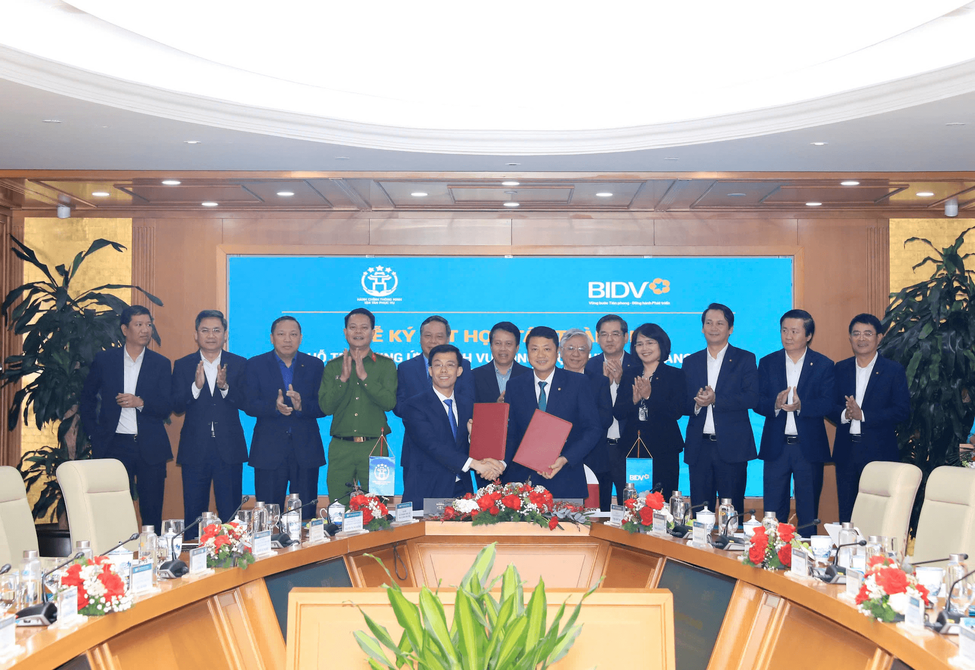 Hà Nội: 206 điểm giao dịch của BIDV trở thành các điểm đại lý dịch vụ công trực tuyến