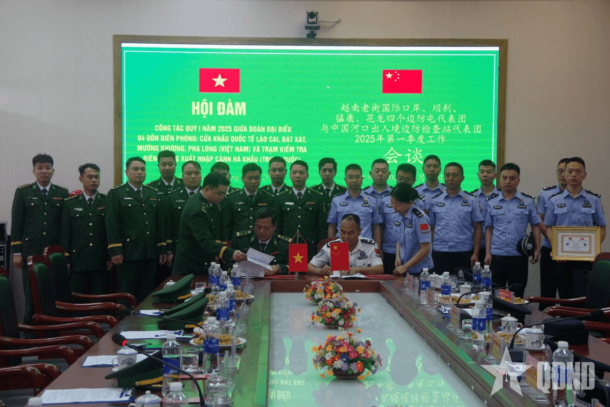 Lào Cai tăng cường hợp tác, giao lưu với lực lượng kiểm soát xuất nhập cảnh Hà Khẩu, Trung Quốc