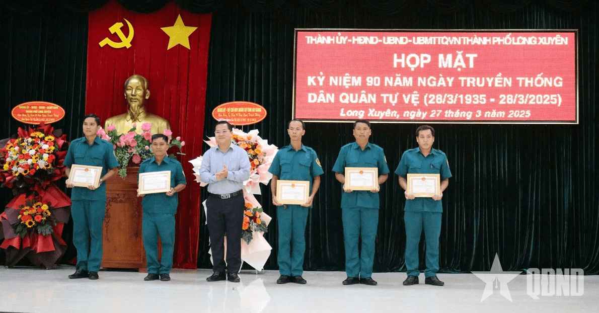 An Giang: Kỷ niệm 90 năm Ngày truyền thống Dân quân tự vệ