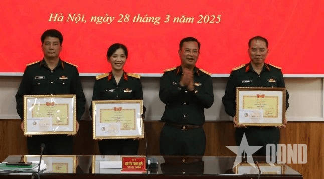 Trường Sĩ quan Lục quân 1 trao giải Hội thi “Doanh trại chính quy, xanh, sạch, đẹp”
