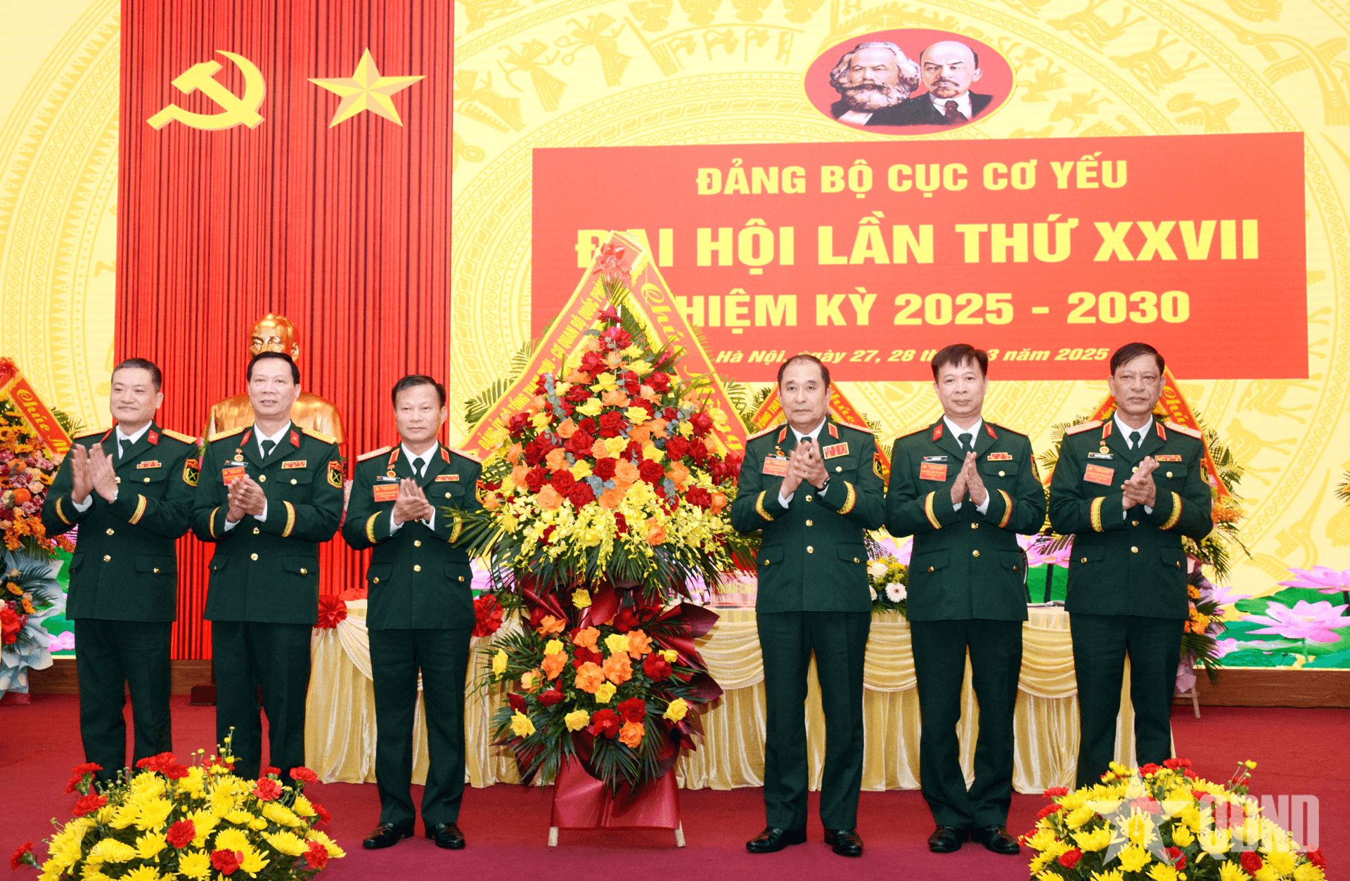 Thượng tướng Phùng Sĩ Tấn dự, chỉ đạo Đại hội Đảng bộ Cục Cơ yếu lần thứ XXVII, nhiệm kỳ 2025-2030
