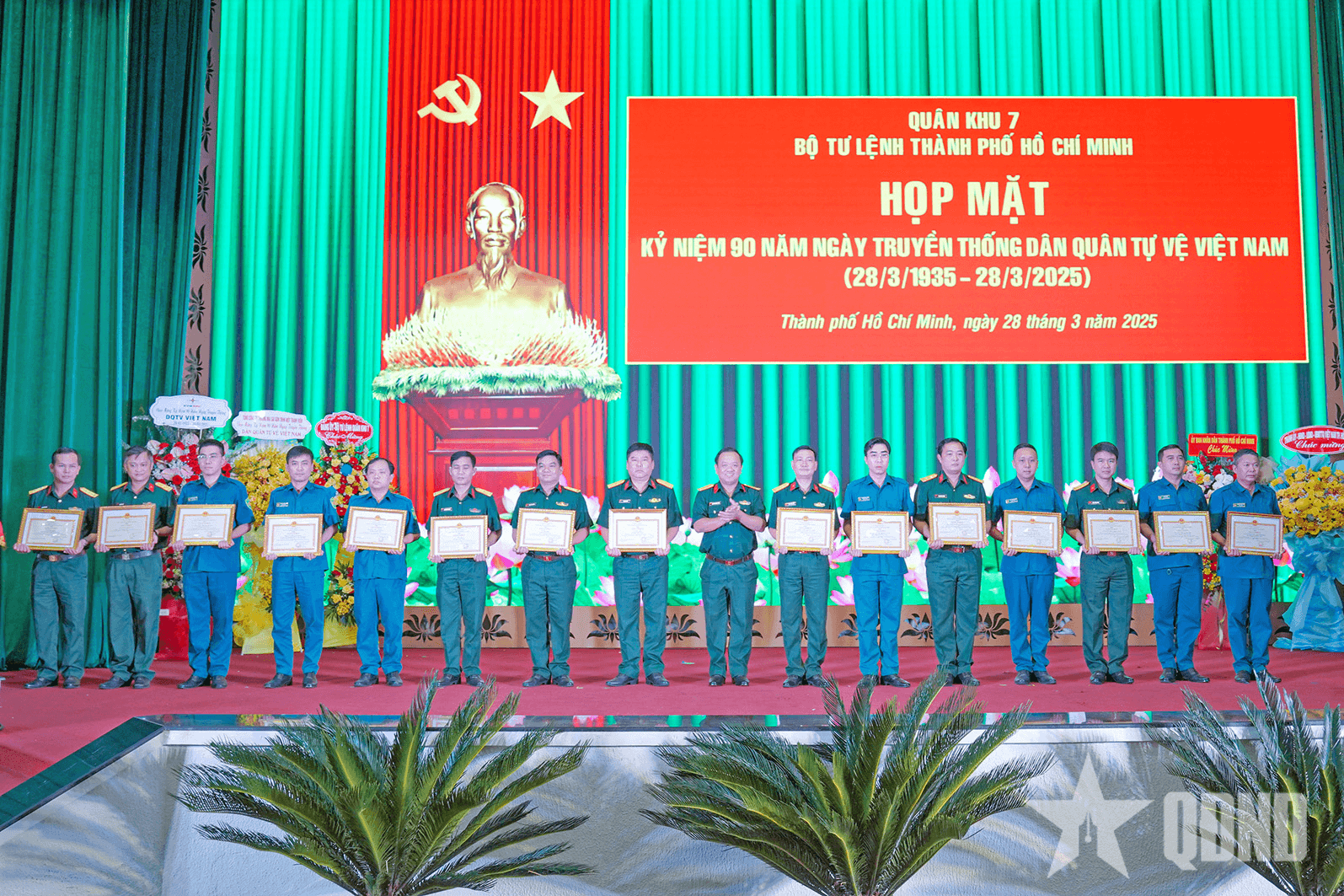 Bộ tư lệnh TP Hồ Chí Minh họp mặt kỷ niệm 90 năm truyền thống Dân quân tự vệ Việt Nam