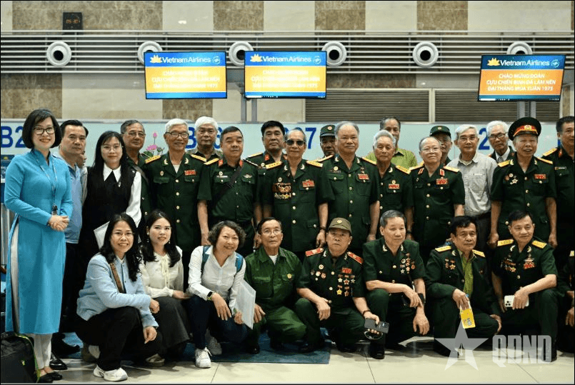 Hành trình cảm xúc trên chuyến bay trở về thời hoa lửa