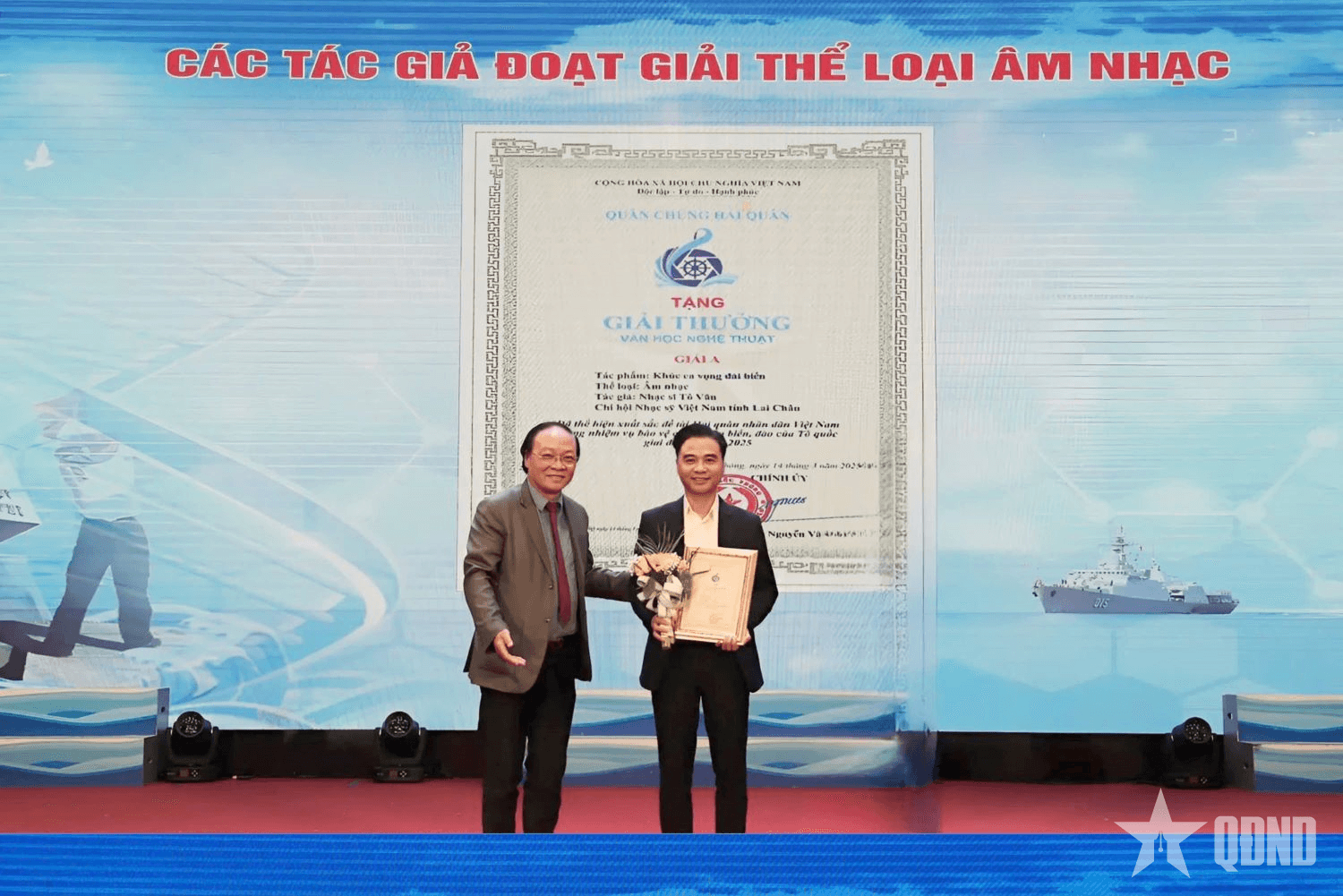 Tô Văn - Người kể chuyện biên cương và biển, đảo bằng âm nhạc