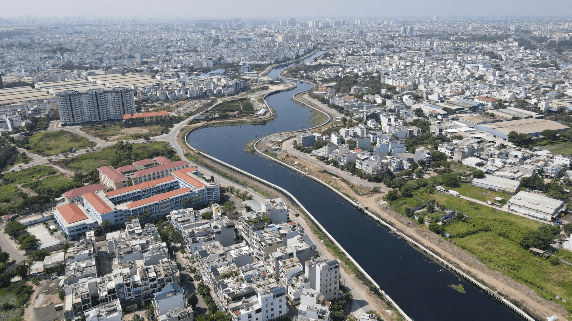 Tăng tốc chỉnh trang, xanh hóa những dòng kênh