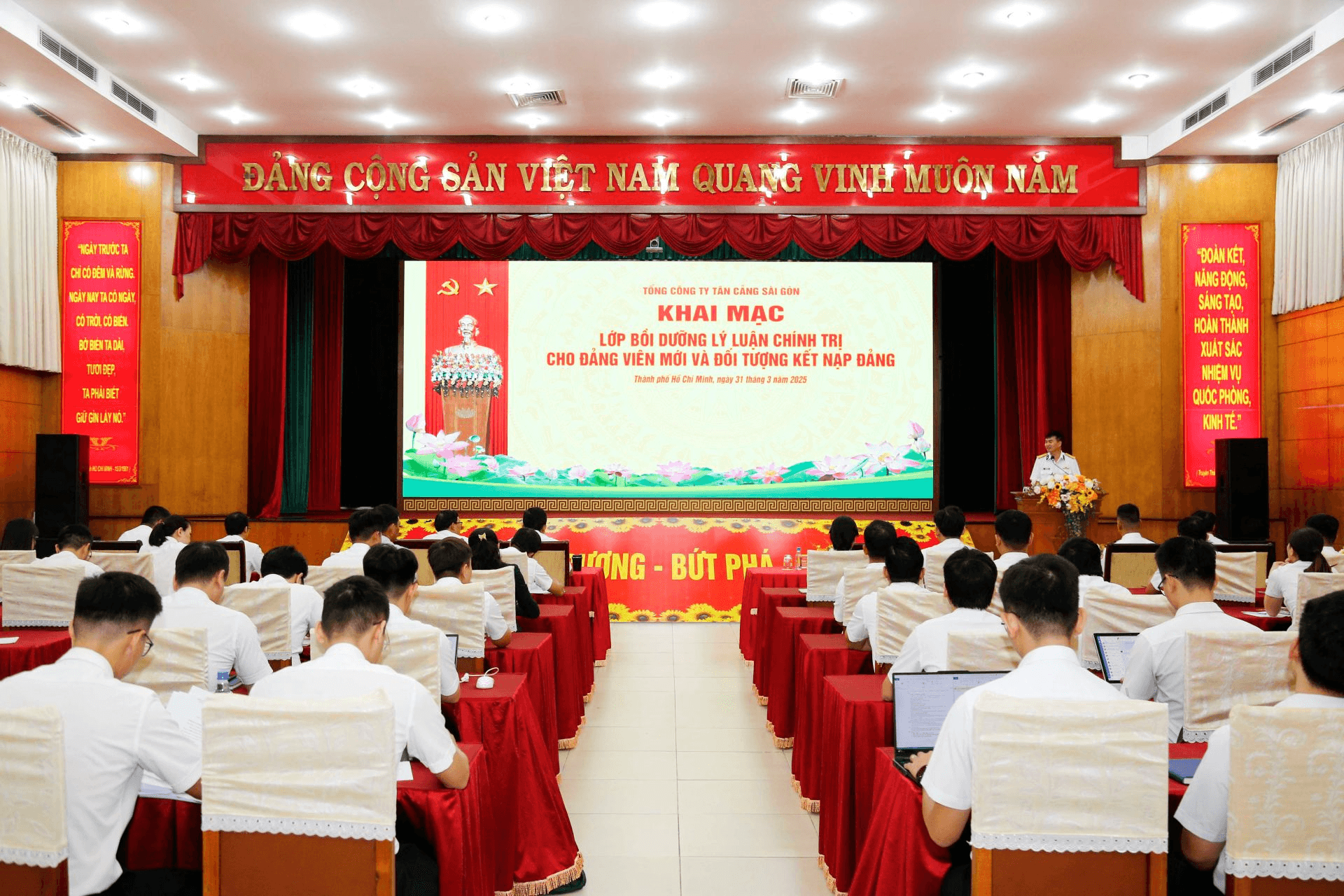 Tổng công ty Tân cảng Sài Gòn: Bồi dưỡng lý luận chính trị cho đối tượng đảng năm 2025