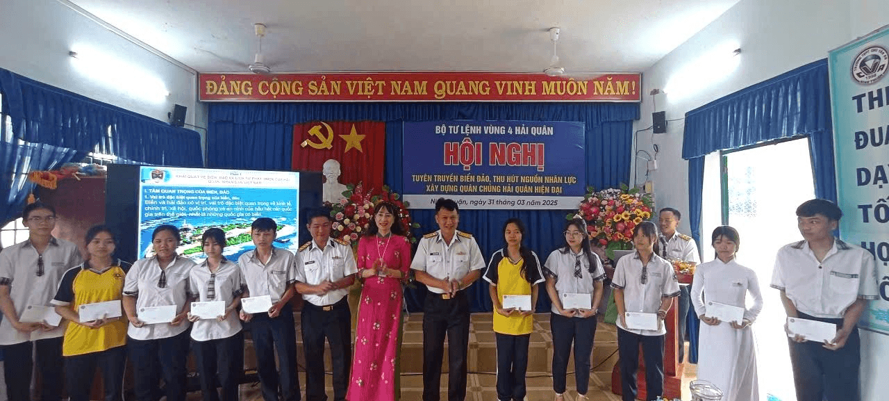 Ninh Thuận: Phối hợp tuyên truyền, thu hút nguồn nhân lực cho Quân chủng Hải quân