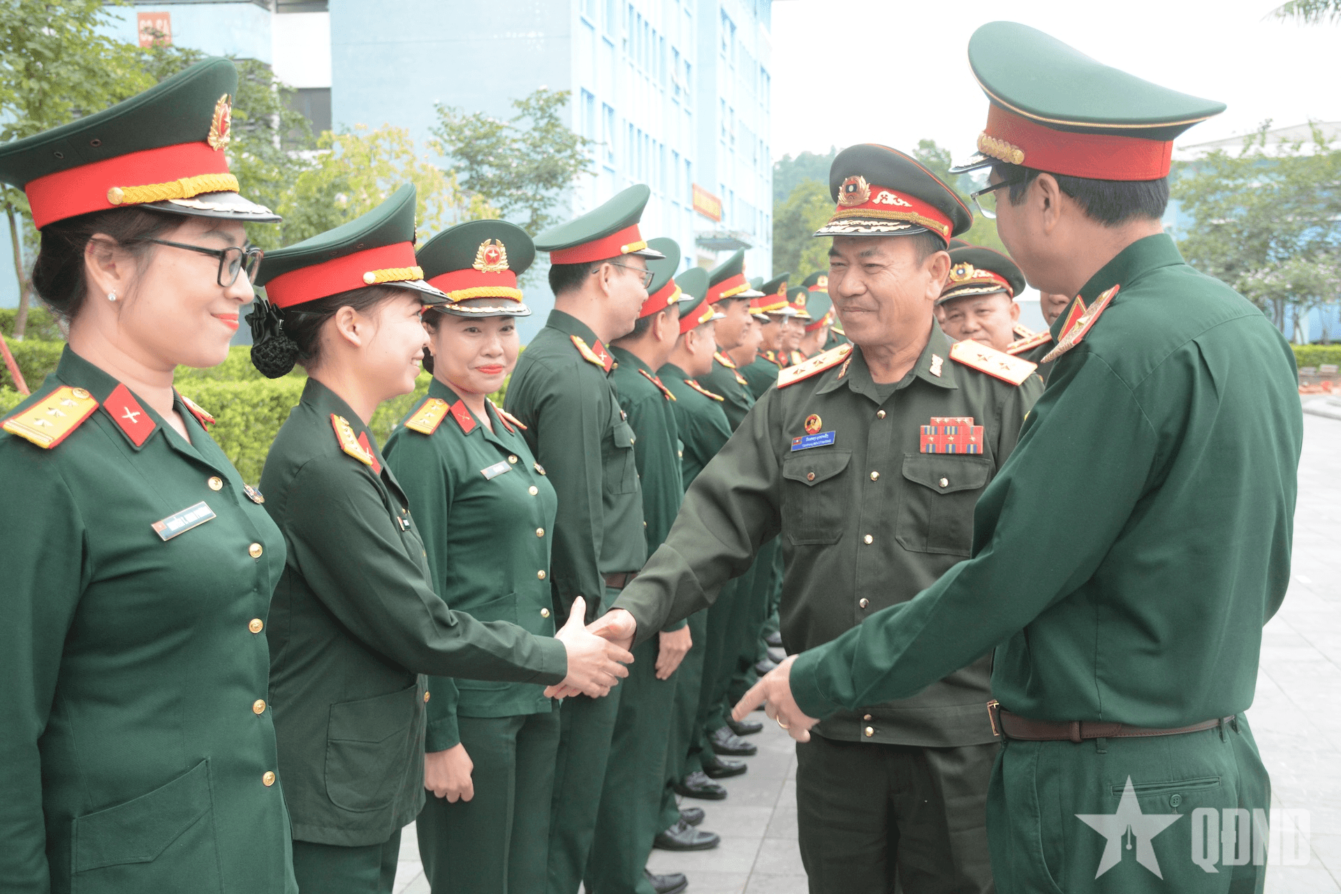 Việt Nam hỗ trợ Lào xây dựng lực lượng gìn giữ hoà bình Liên hợp quốc