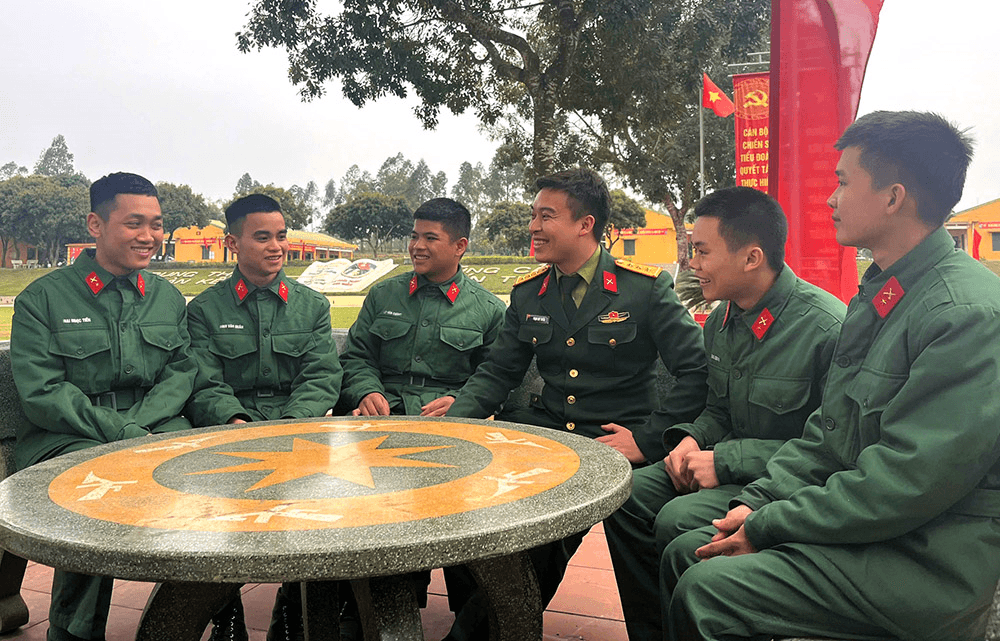 Cử nhân nhập ngũ khát khao cống hiến