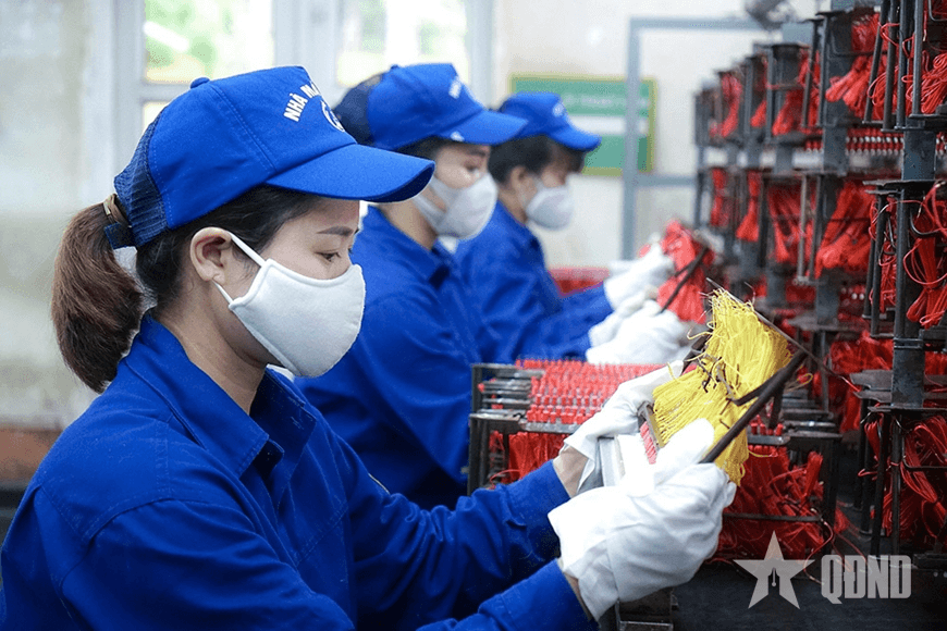 Cán bộ, công chức Bộ Quốc phòng nghỉ thôi việc được tính hưởng chính sách như thế nào?