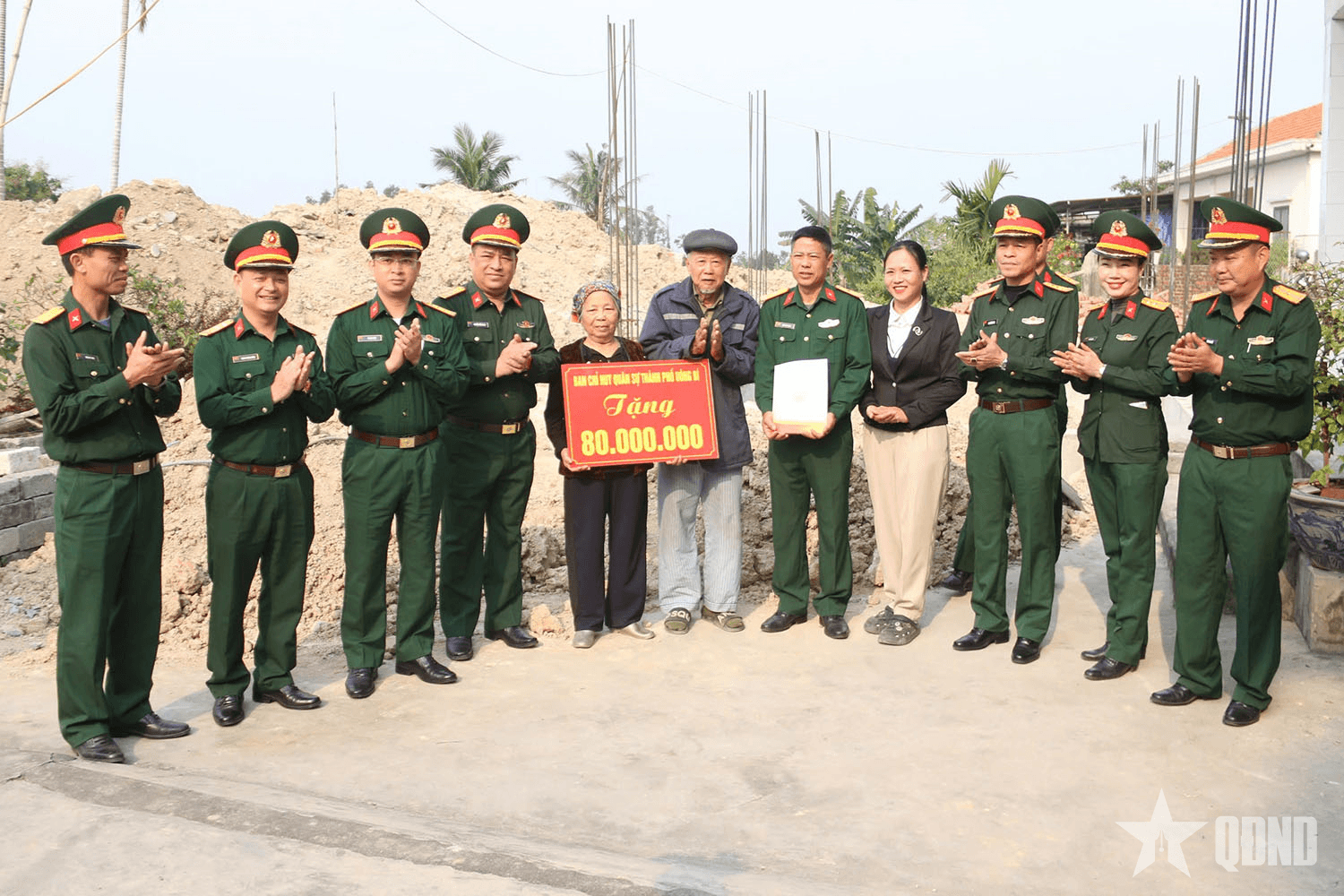 LLVT TP Uông Bí: Nhiều việc làm thiết thực giúp đỡ quân nhân và nhân dân