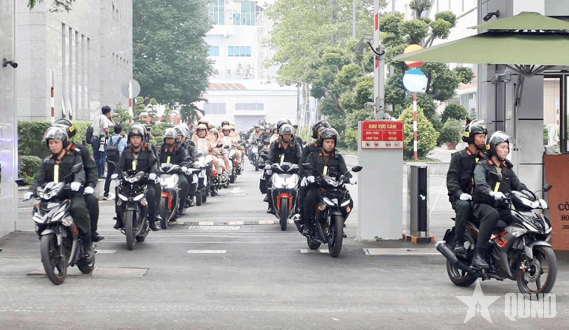 Công an TP Hồ Chí Minh ra quân cao điểm trấn áp tội phạm