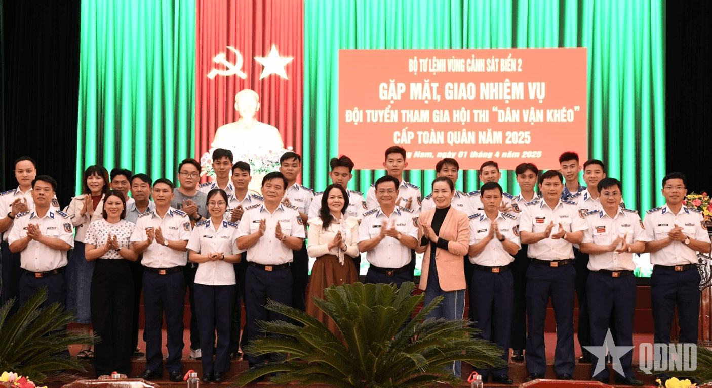 Chính uỷ Vùng Cảnh sát biển 2 giao nhiệm vụ, động viên Đội tuyển thi “Dân vận khéo” cấp Bộ Quốc phòng năm 2025