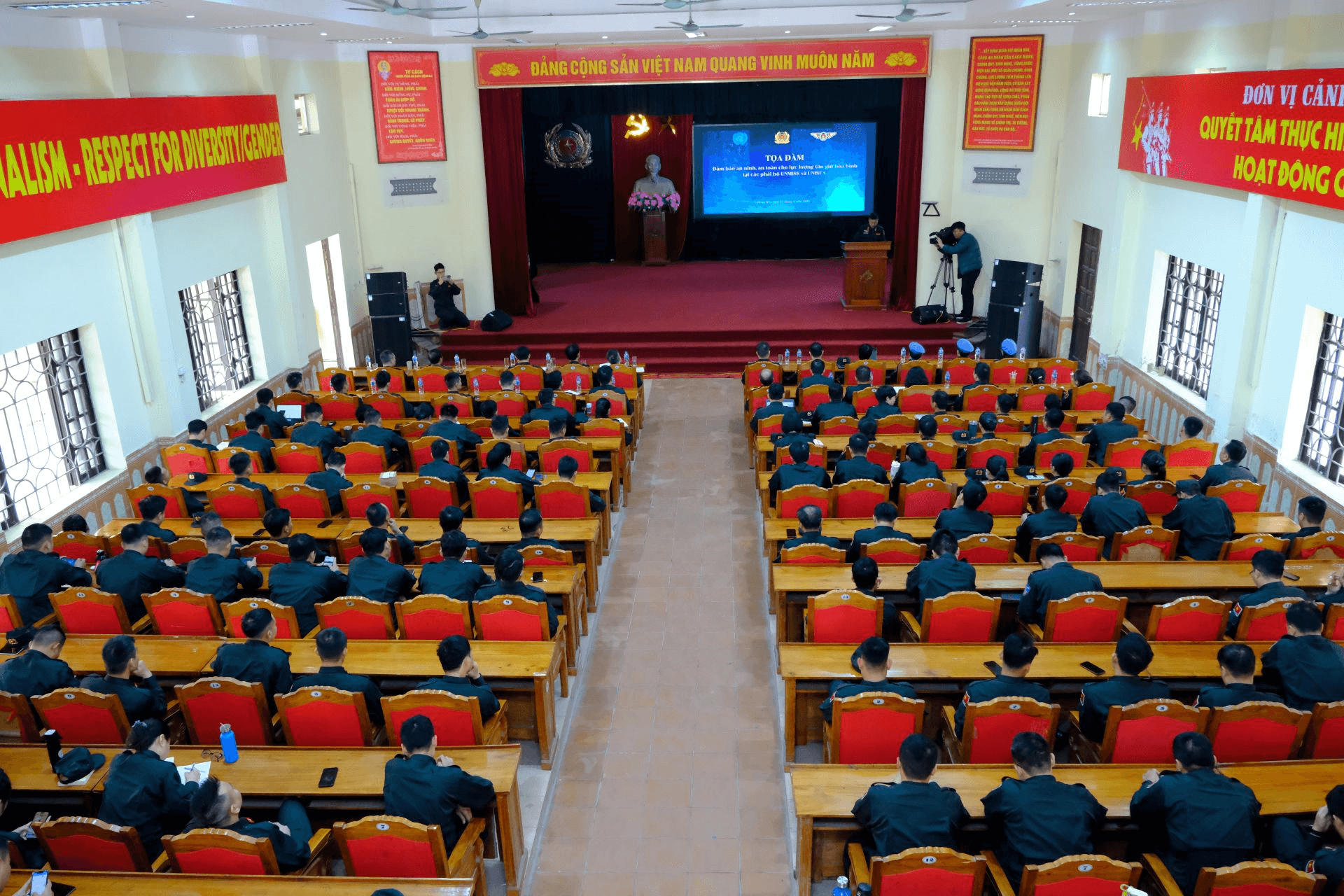 Sĩ quan an ninh phải có khả năng ứng phó với các tình huống phức tạp trong hoạt động gìn giữ hòa bình