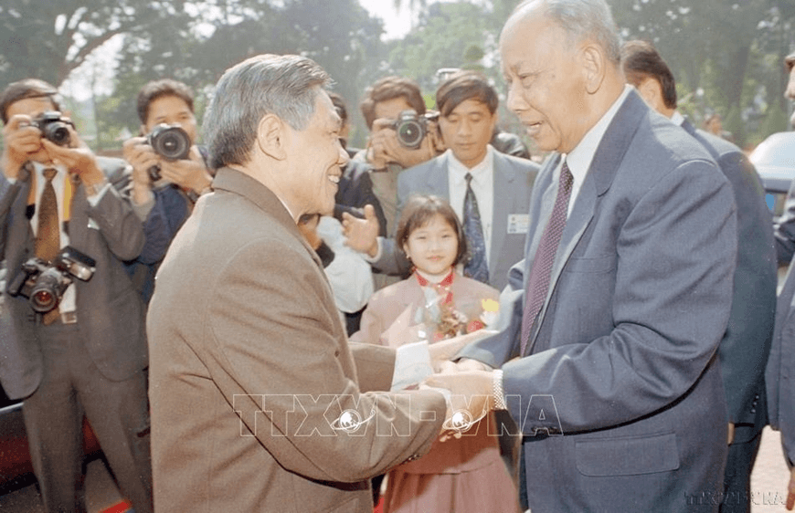 Đại tướng Khamtay Siphandone - Nhà lãnh đạo xuất sắc của Lào, người bạn lớn của Việt Nam