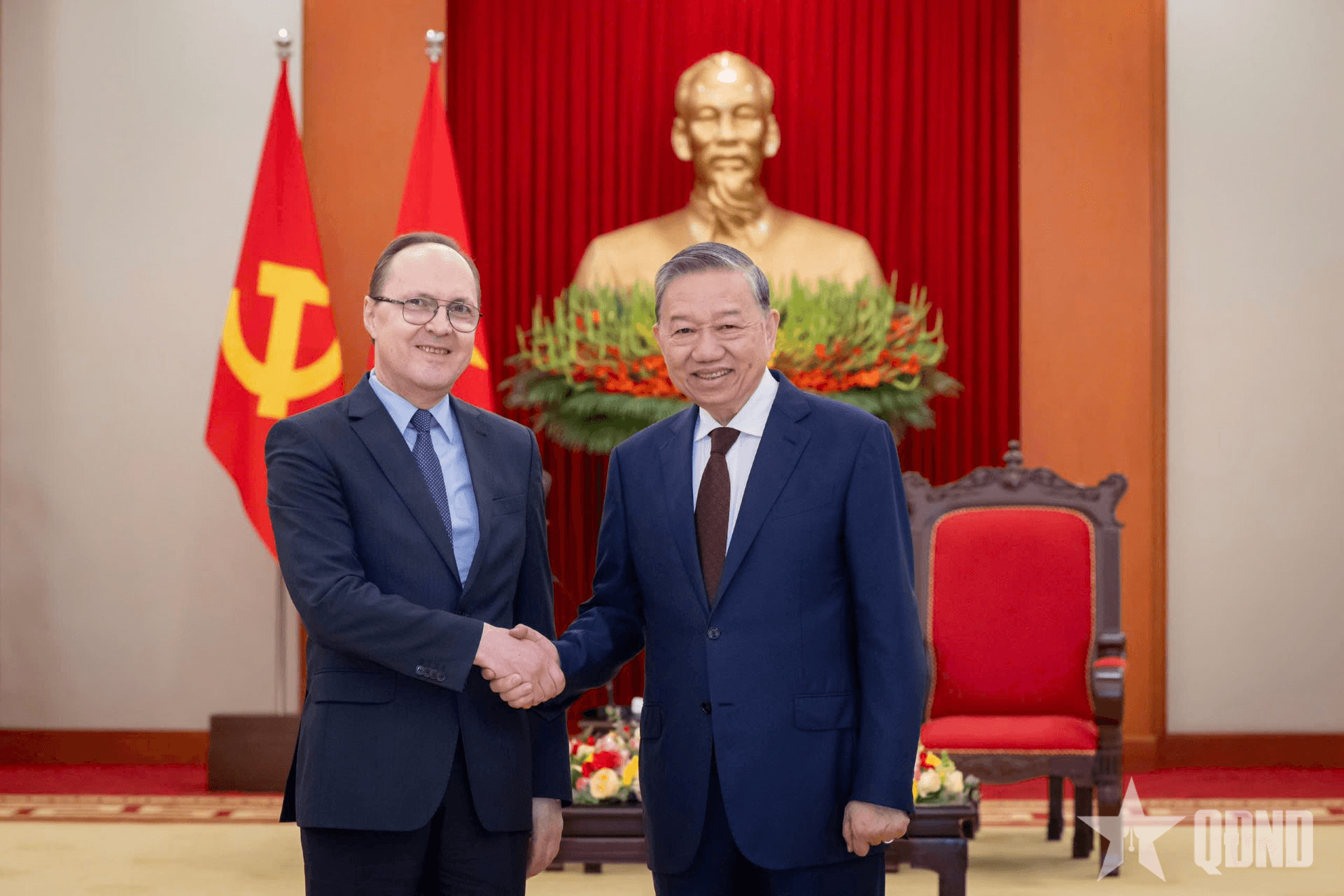 Tổng Bí thư Tô Lâm tiếp Đại sứ Liên bang Nga tại Việt Nam Gennady Bezdetko