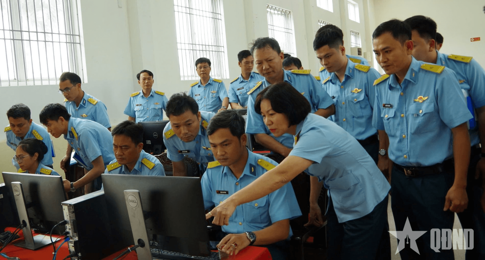 Sư đoàn Không quân 372 tập huấn cải cách hành chính và chuyển đổi số năm 2025
