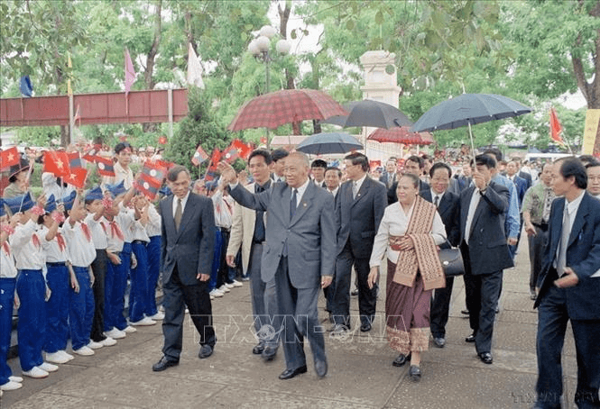 Những khoảnh khắc đáng nhớ của đồng chí Khamtay Siphandone với lãnh đạo và người dân Việt Nam