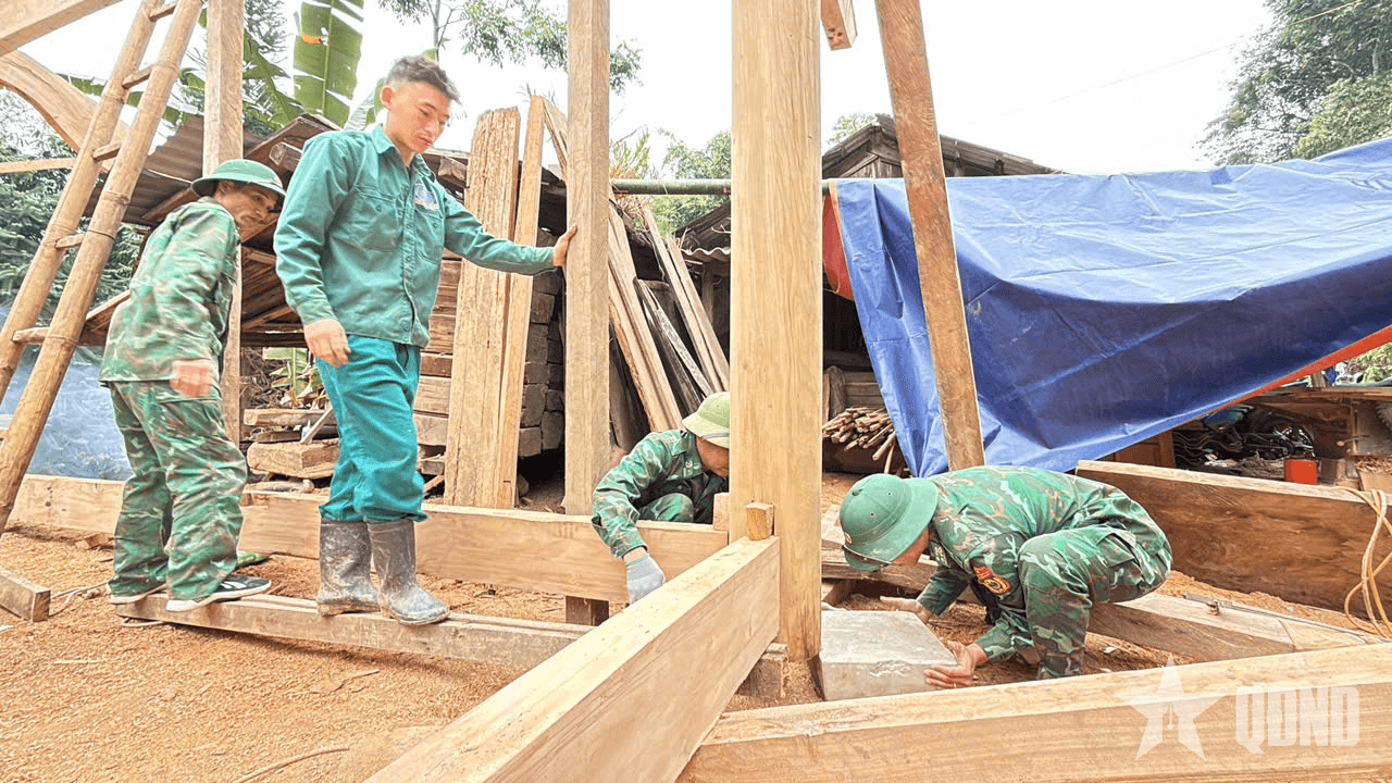 Đồn Biên phòng Na Ngoi hỗ trợ hộ nghèo xây dựng nhà ở