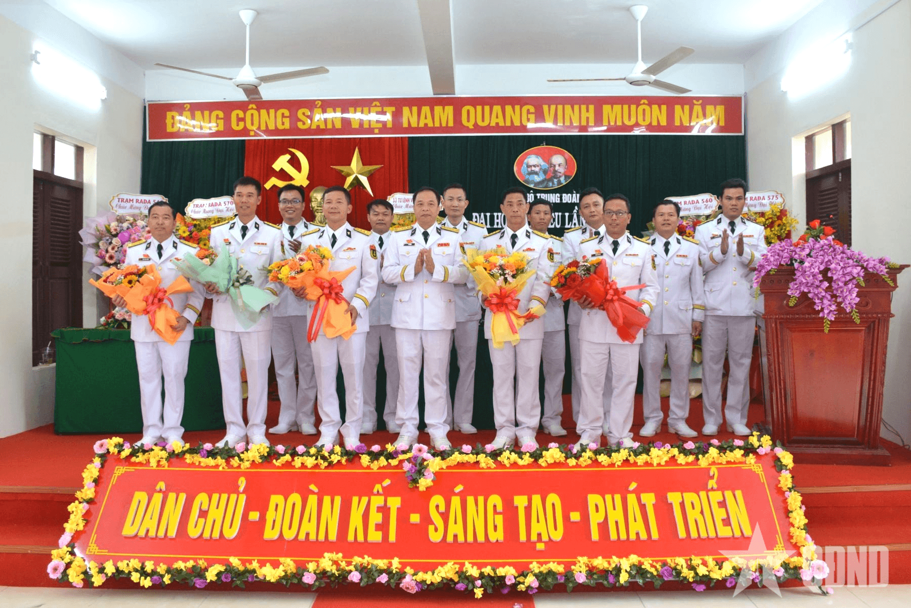 Đảng bộ Trung đoàn 451 lãnh đạo đơn vị làm chủ trang bị, kỹ thuật hiện đại