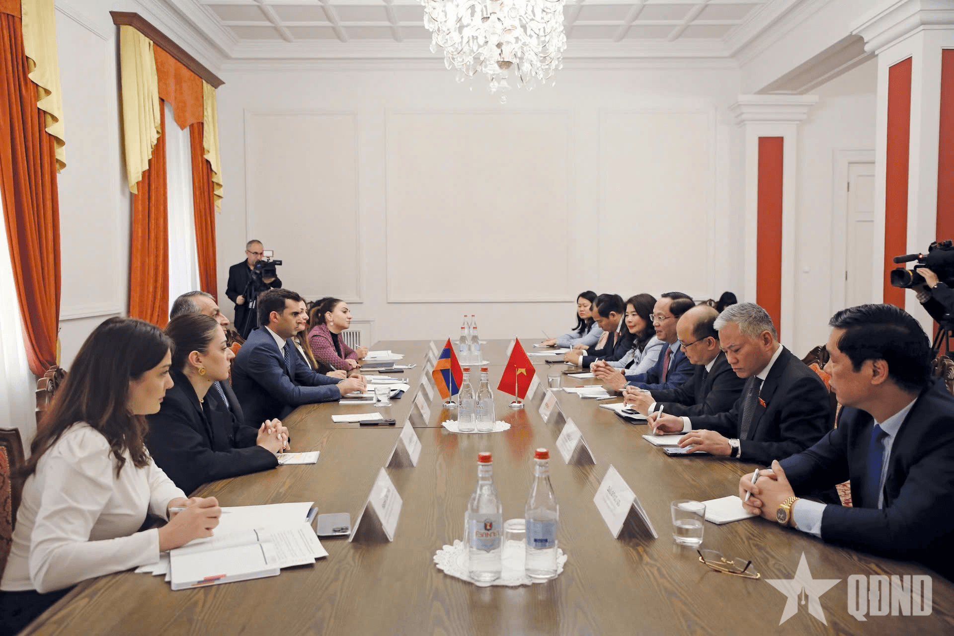 Phó chủ tịch Quốc hội Trần Quang Phương gặp Phó chủ tịch thứ nhất Quốc hội Armenia Hakob Arshakyan