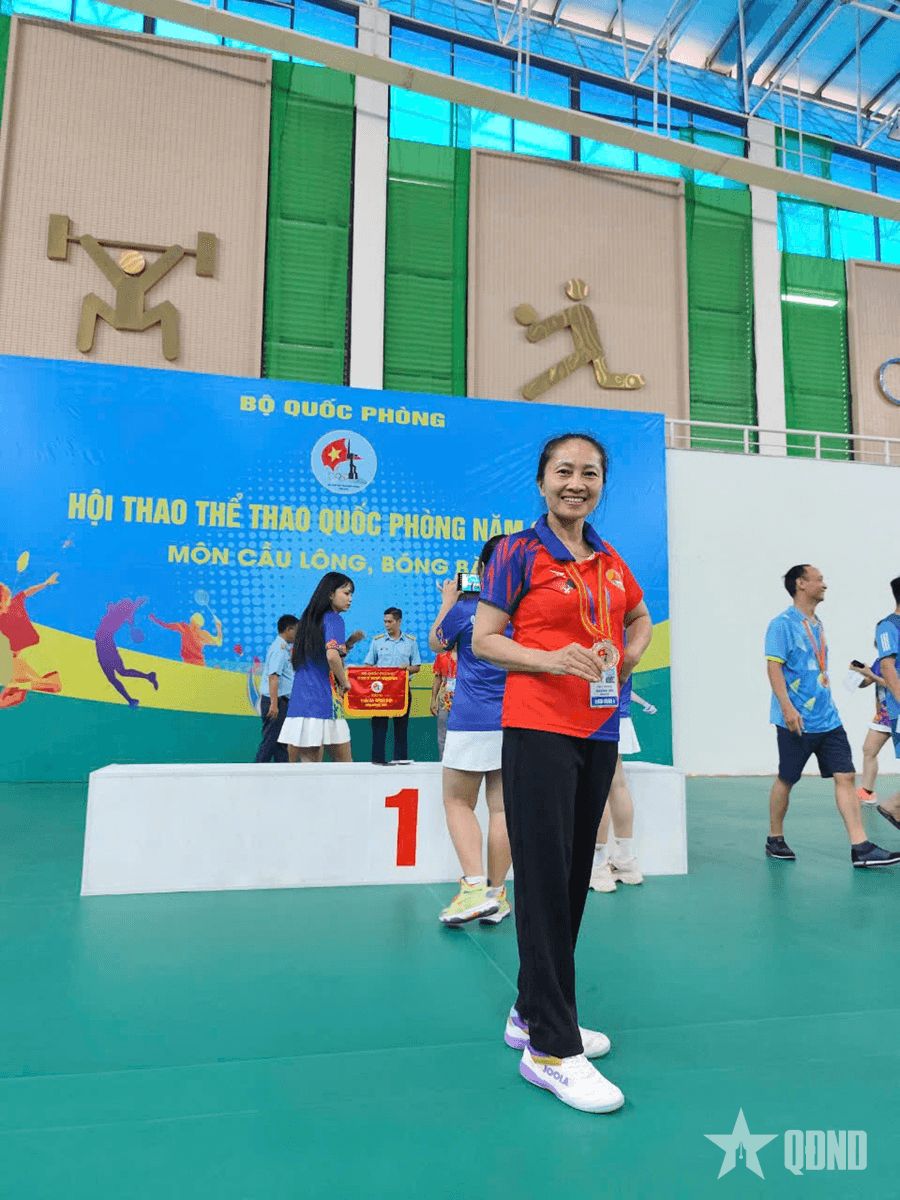 Nữ quân nhân vững chuyên môn, giỏi thể thao