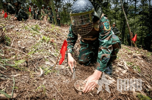 Bộ đội Công binh và cuộc chiến thầm lặng rà phá bom mìn sau chiến tranh