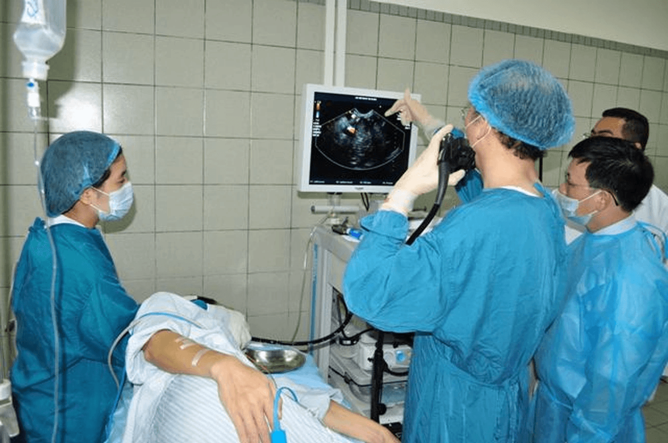 Bác sĩ của bạn: Những đối tượng cần nội soi dạ dày sớm