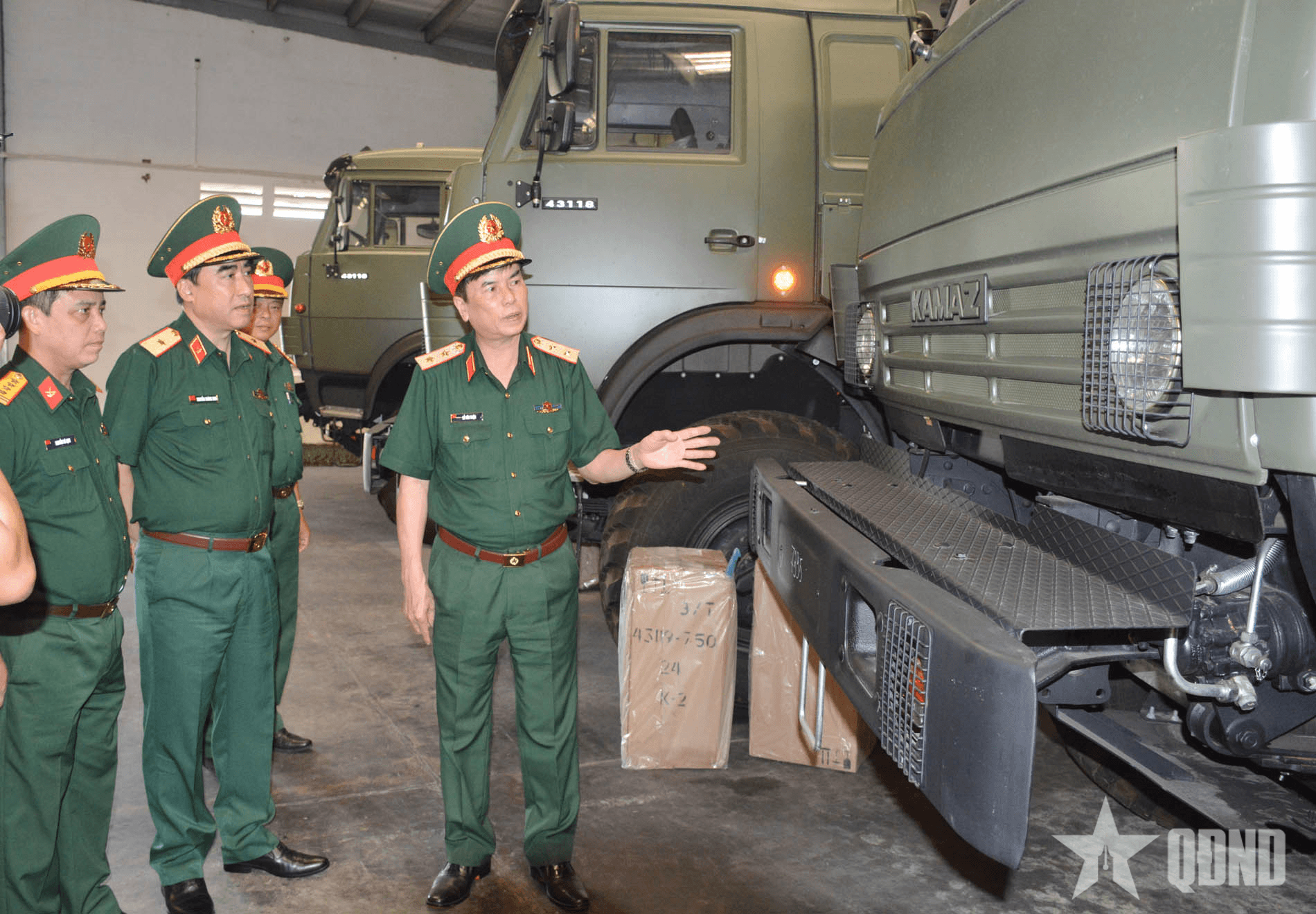 Tổng cục Hậu cần - Kỹ thuật kiểm tra tại Kho J250, Cục Xe máy - Vận tải