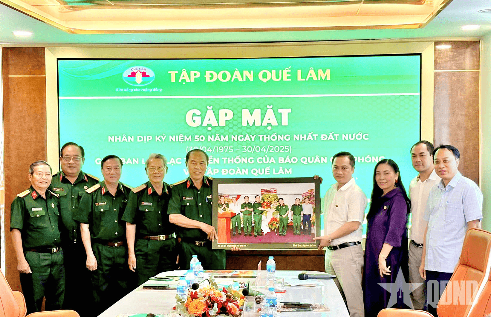 Gặp mặt các thế hệ cán bộ, phóng viên Báo Quân khu 7 qua các thời kỳ