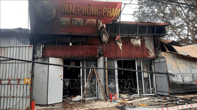 Cháy ki ốt bán hàng, 1 cháu bé tử vong