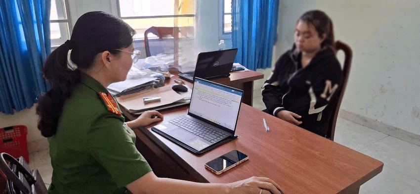 Tạm giữ bảo mẫu hành hạ trẻ tại Tiền Giang