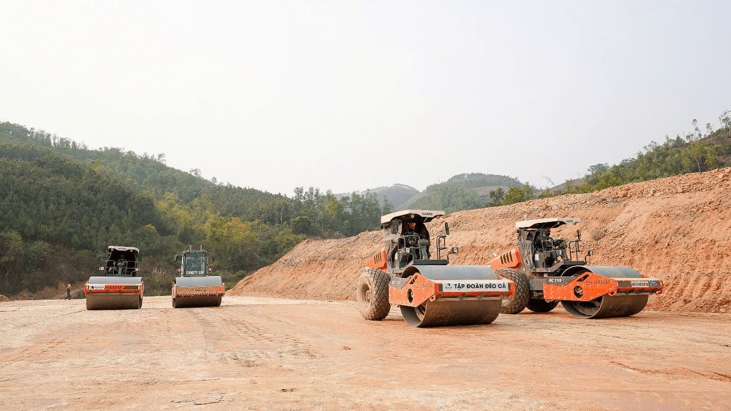 Nỗ lực ngày đêm thông tuyến phân đoạn đầu của cao tốc Bắc-Nam