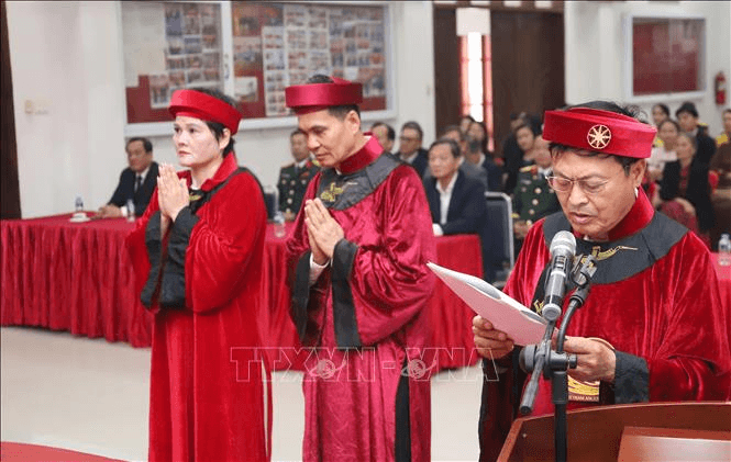 Cộng đồng người Việt Nam tại Lào tưởng nhớ công đức tổ tiên