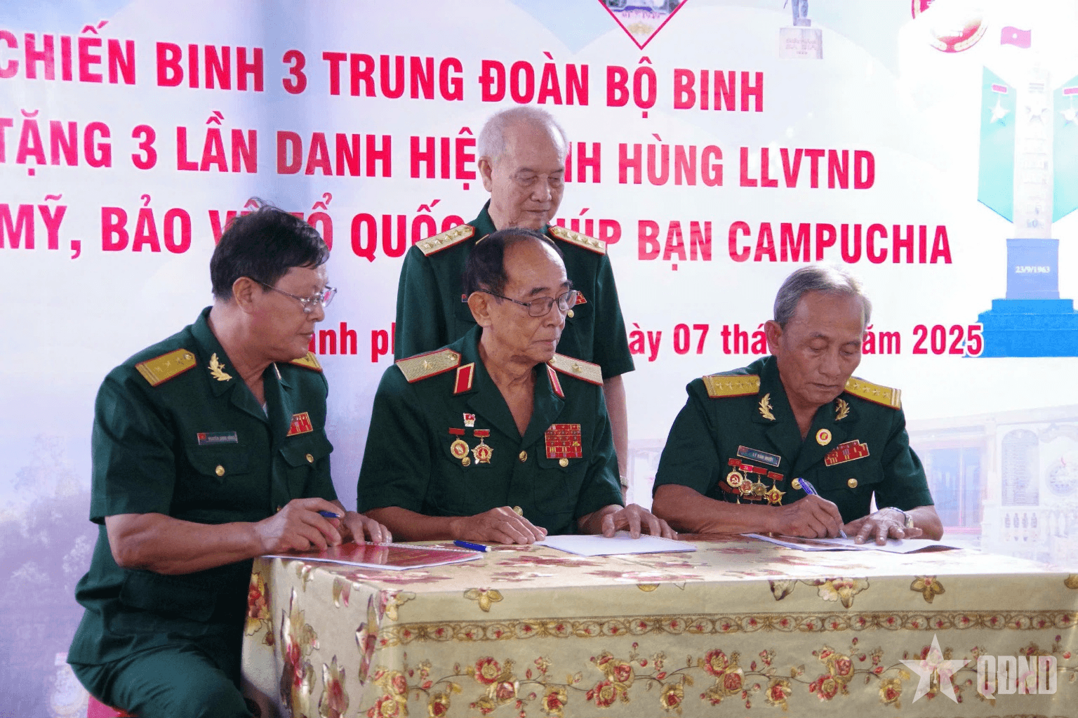 Lễ kết nghĩa và giao lưu giữa Ban liên lạc cựu chiến binh 3 trung đoàn bộ binh