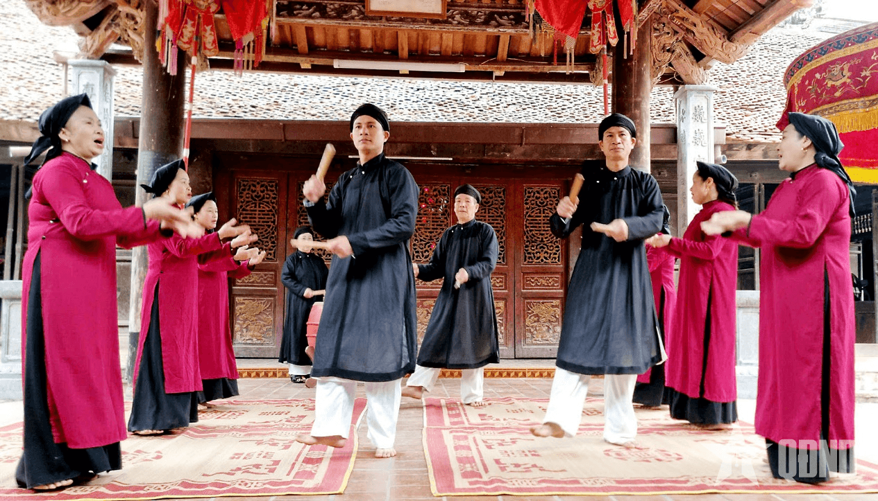 Rộn ràng trống hội làng Xoan