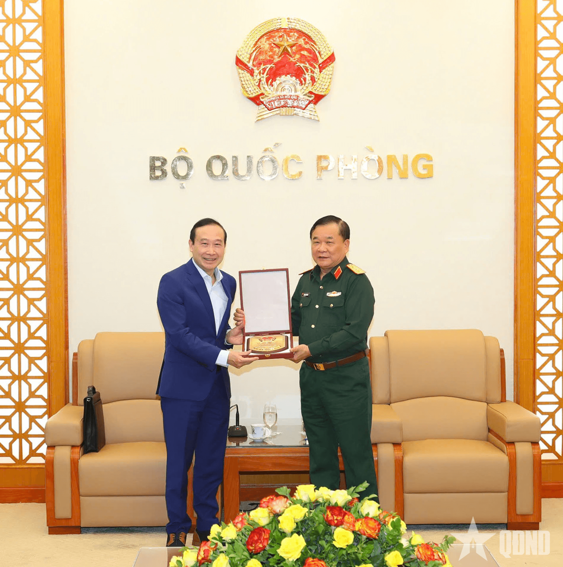 Thượng tướng Hoàng Xuân Chiến tiếp Trưởng phái đoàn Việt Nam bên cạnh EU