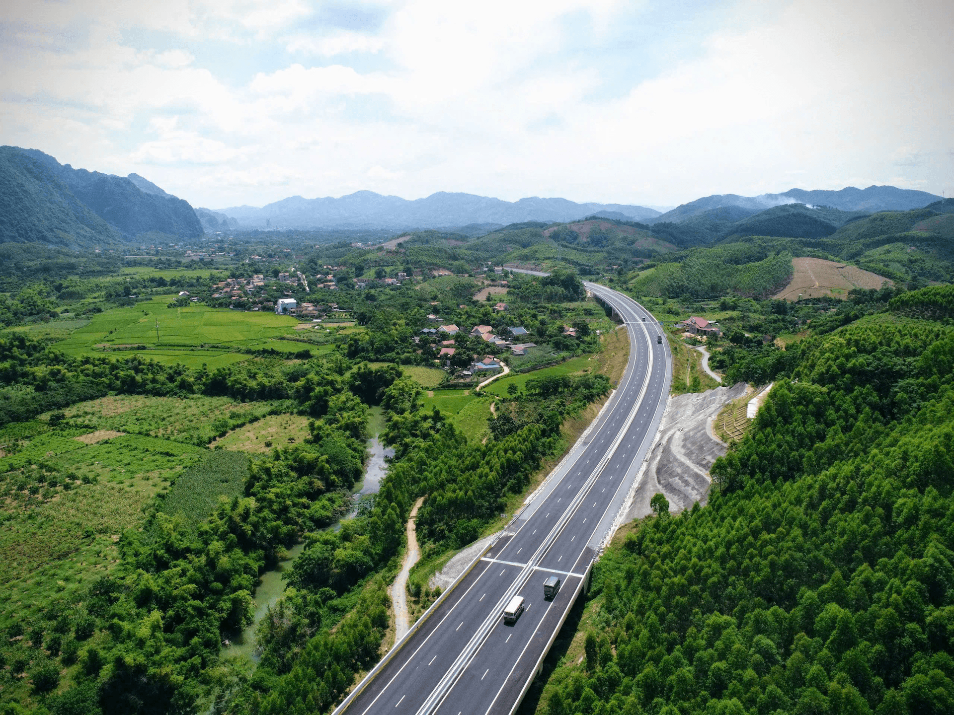 Đưa vào khai thác, thu phí nút giao liên thông thị trấn Vôi kết nối cao tốc Bắc Giang - Lạng Sơn
