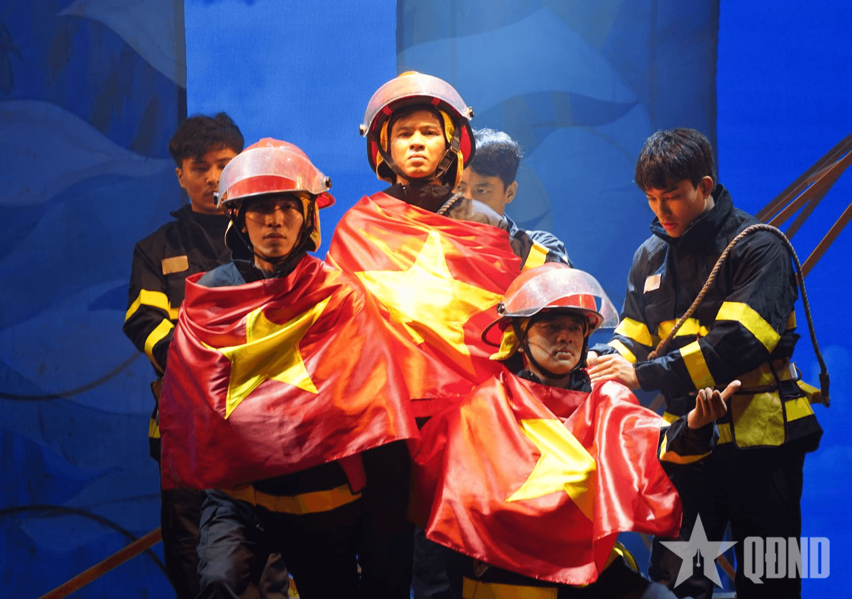 “Ngược chiều bình an”