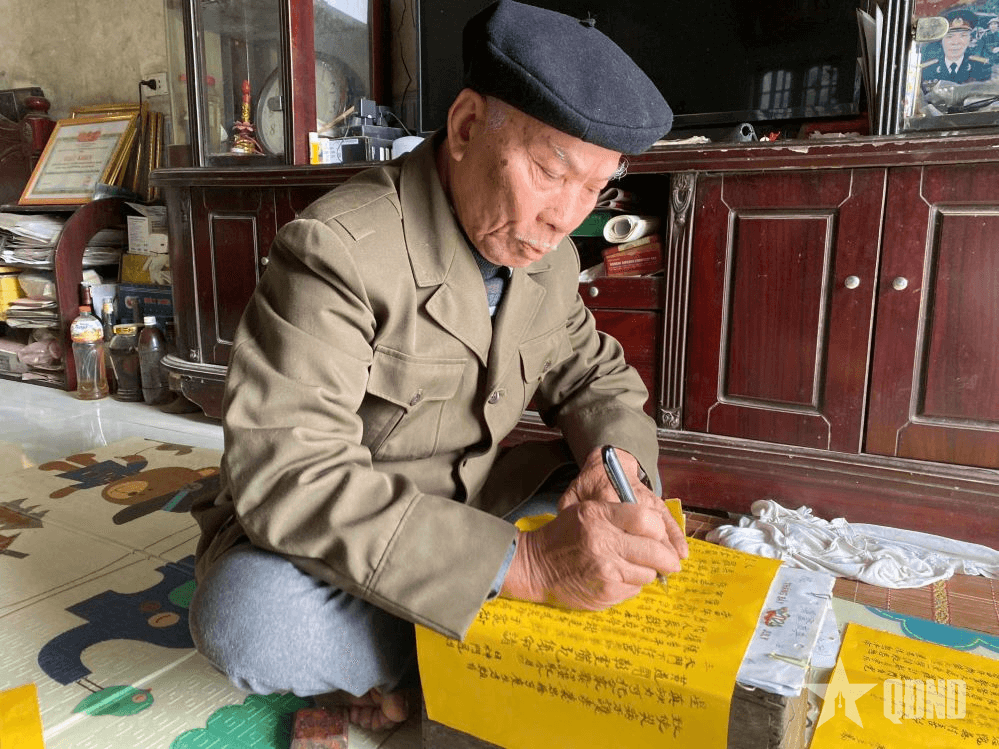 Người nặng lòng với văn hóa Sán Dìu