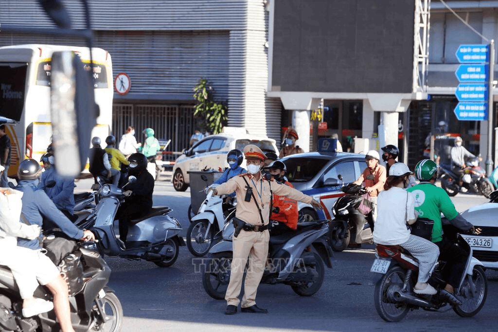 Triển khai Nghị quyết về thực hiện chính sách, pháp luật bảo đảm trật tự, an toàn giao thông
