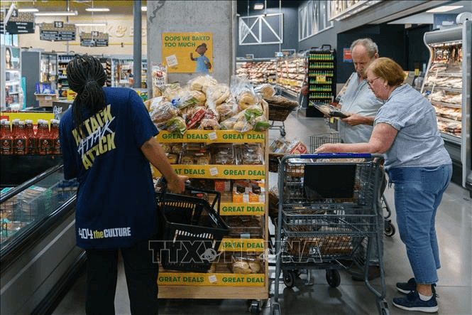 Mỹ: Lạm phát giảm nhẹ, tiềm ẩn áp lực tăng giá cả
