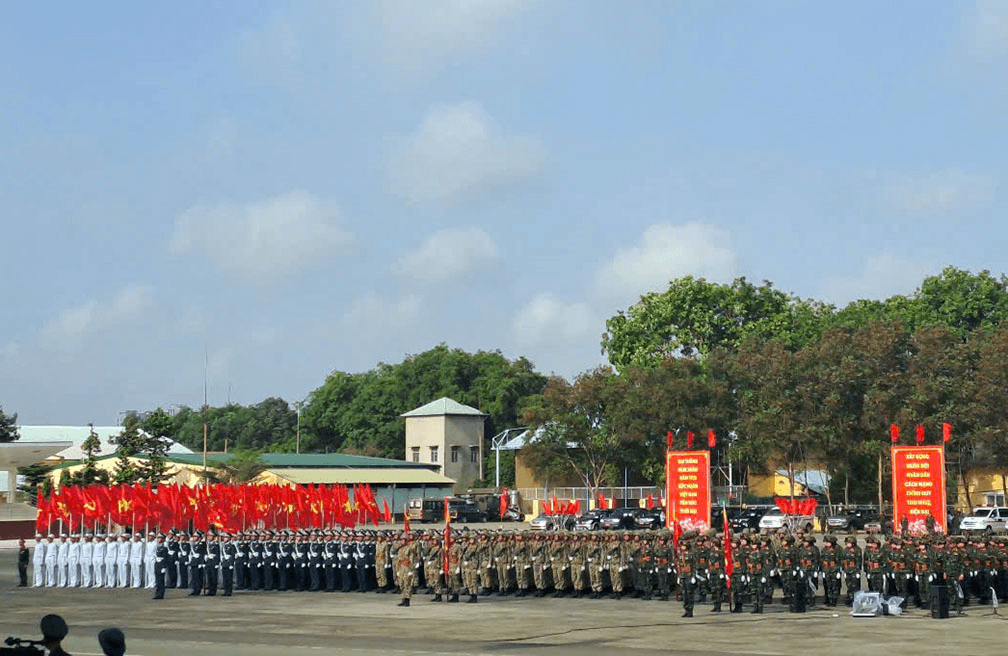 Kiểm tra các khối luyện tập diễu binh, diễu hành tại sân bay Biên Hòa