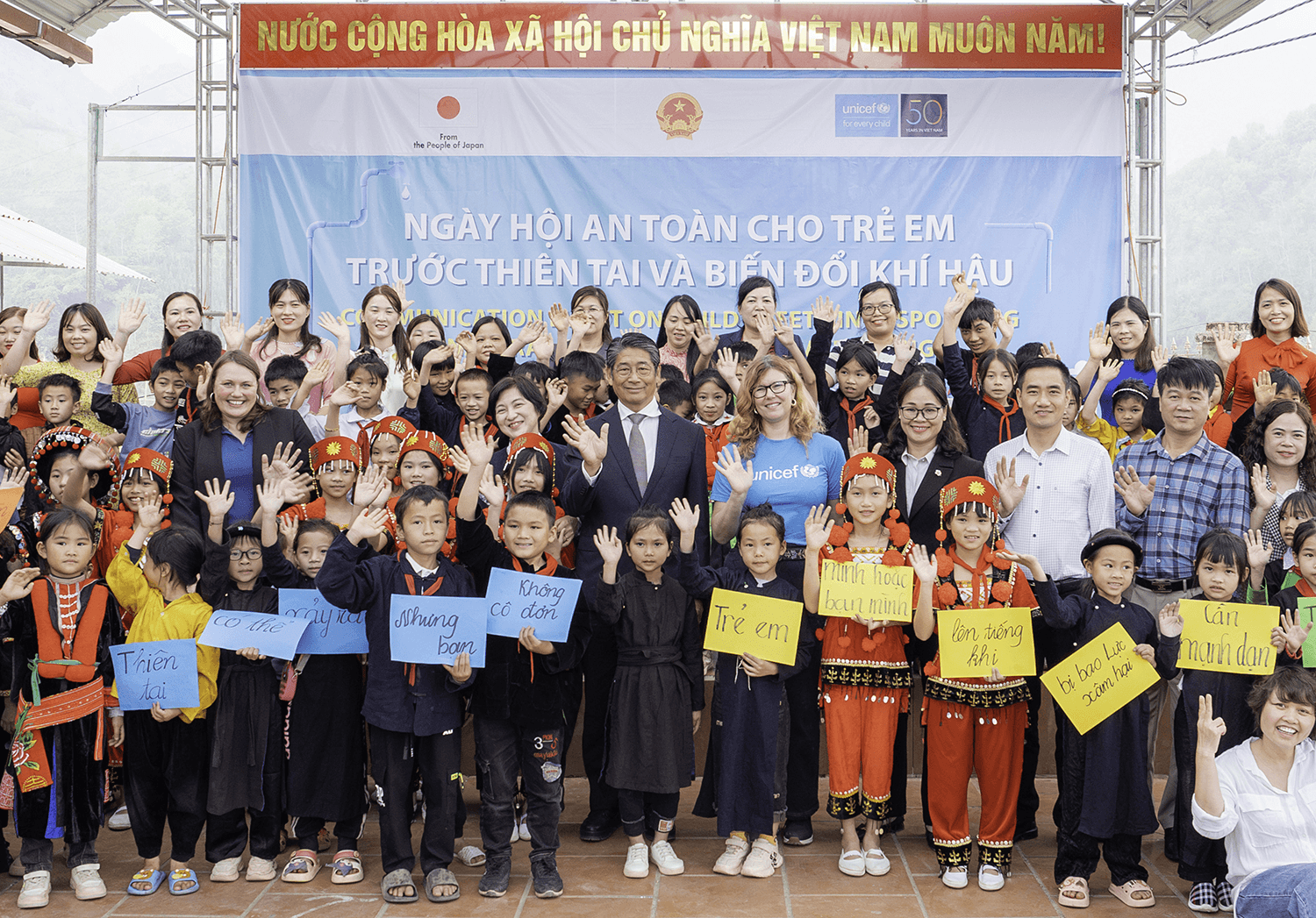Đại sứ quán Nhật Bản, UNICEF và IOM đến thăm vùng bị ảnh hưởng bởi bão Yagi tại tỉnh Cao Bằng