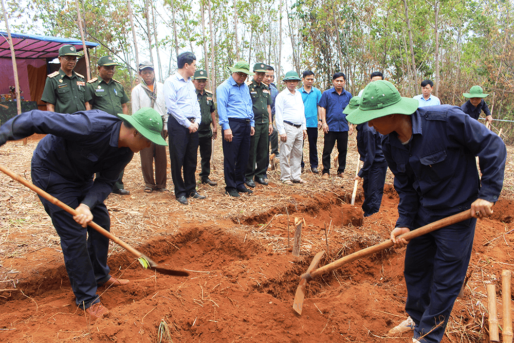 Quân khu 4 tìm thấy 113 hài cốt liệt sĩ trên đất bạn Lào