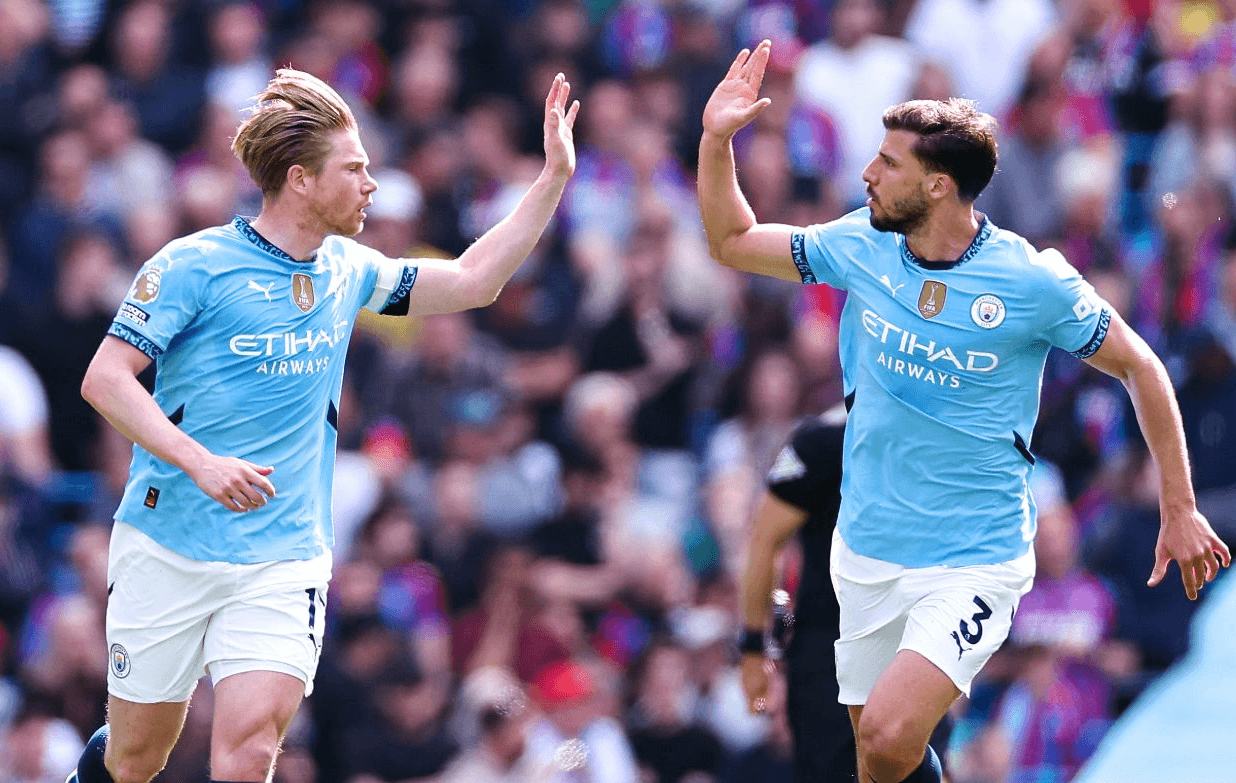 Tin thể thao (13-4): Man City trở lại top 4, Barca thắng may mắn