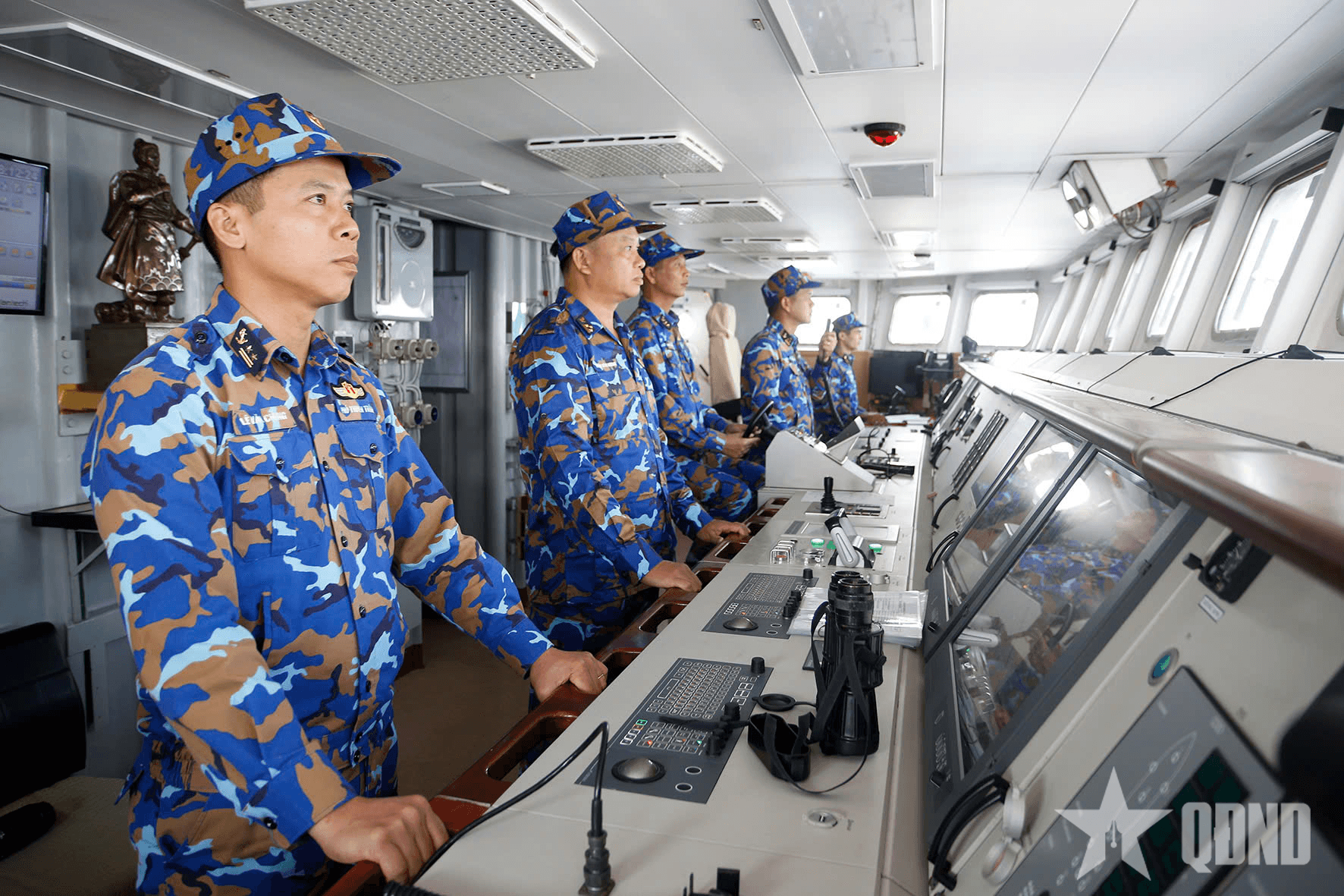 Biên đội Tàu 015-Trần Hưng Đạo, Tàu 016-Quang Trung cập Quân cảng Bắc Hải, Trung Quốc
